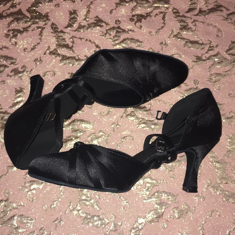 Dance shoes